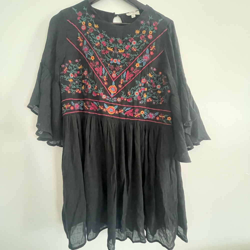Such a cute colorful top🖤💕❤️